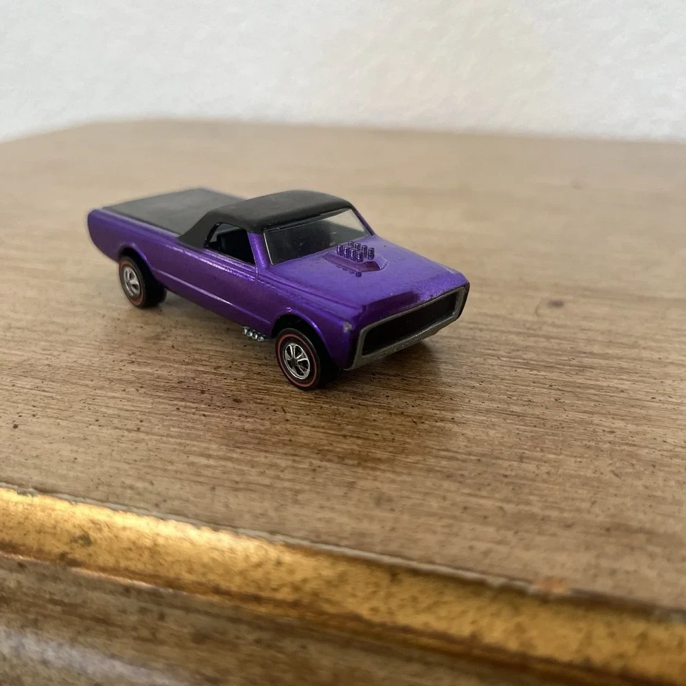 1968 Hot Wheels Redline Custom Fleetside Spectraflame Purple USA + Button